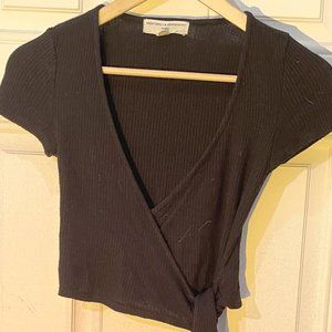 black urban outfitters side tie cropped tee